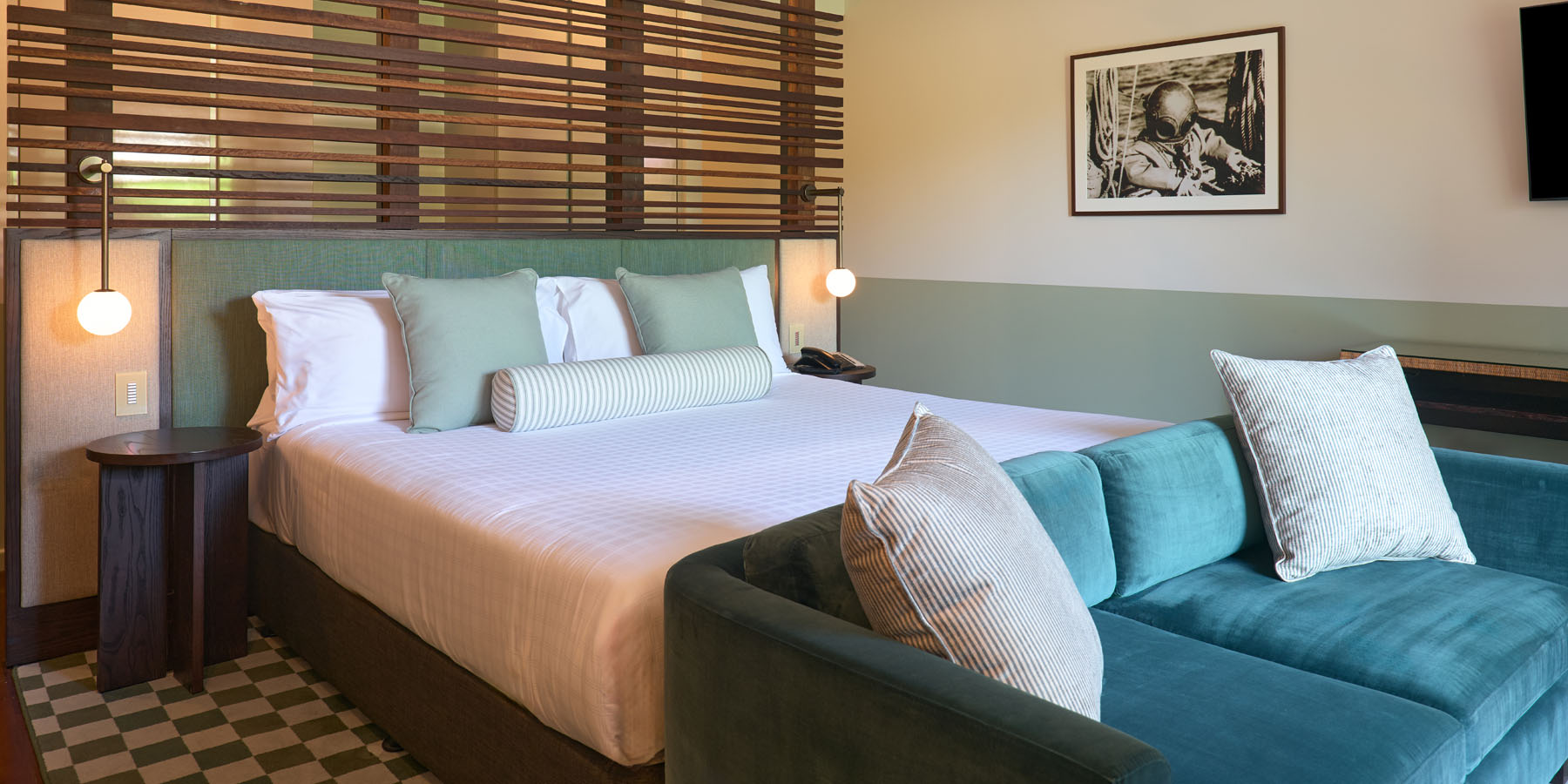 Image of the genearl arrangement of the Pool View Room